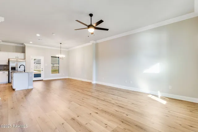 $2,100 | 141 Ridley Lane, Youngsville, LA 70592