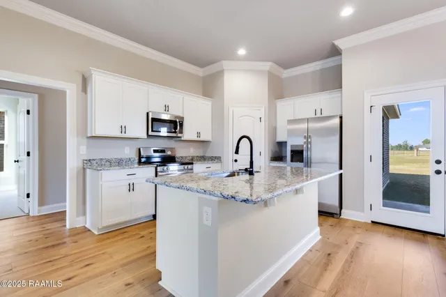 $2,100 | 141 Ridley Lane, Youngsville, LA 70592