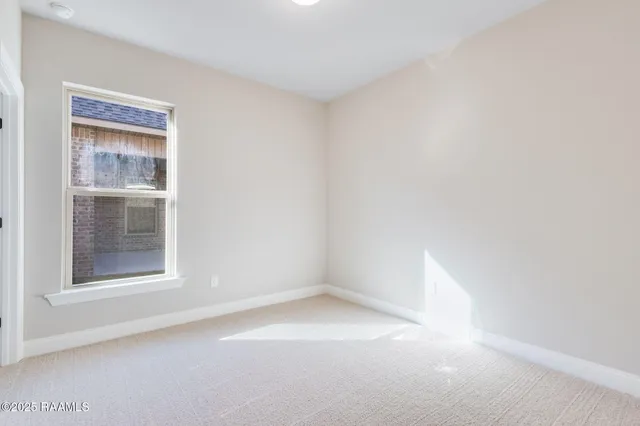 $2,100 | 141 Ridley Lane, Youngsville, LA 70592