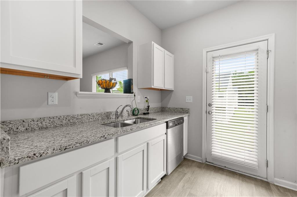 6907 Rogers Point Lithonia, GA 30058 - Photo 13 of 43