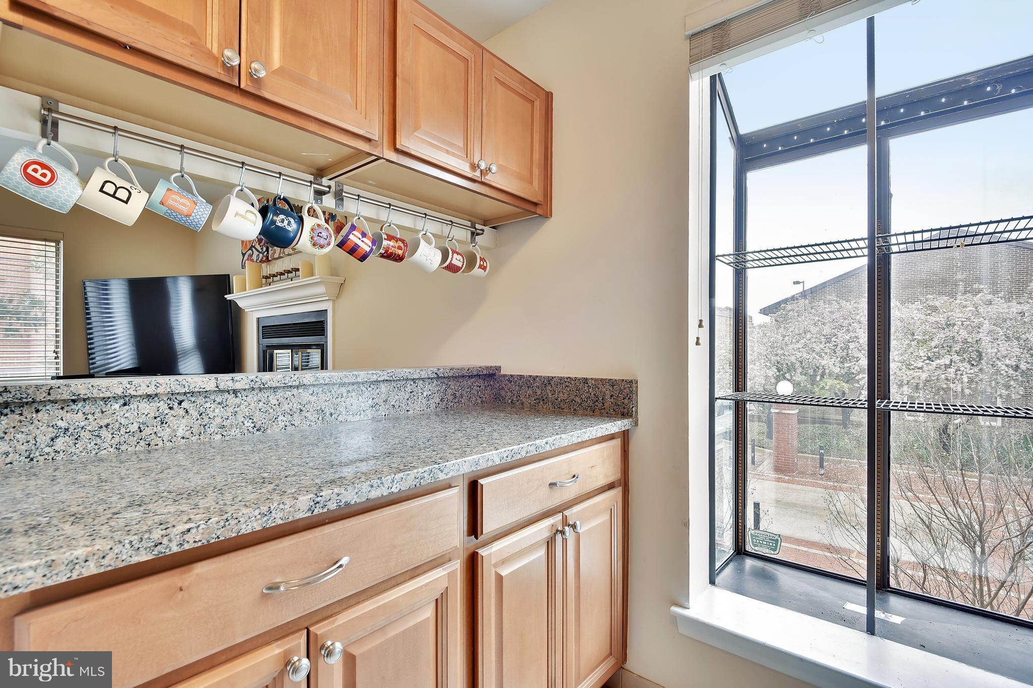 652 Charles Street, Unit R14 Baltimore, MD 21230 - Photo 10 of 26 Kitchen