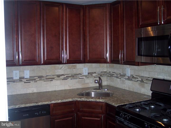 1373 Pennington Road Philadelphia, PA 19151 - Photo 4 of 8 Kitchen