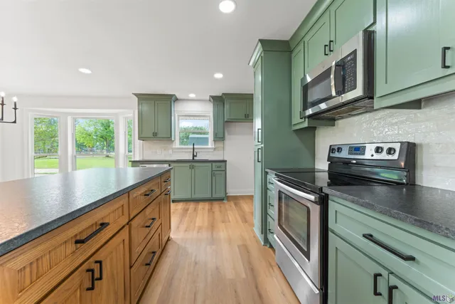 $316,500 | 23045 Elberta Lane, Zachary, LA 70791