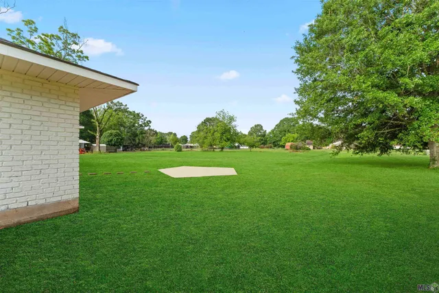 $316,500 | 23045 Elberta Lane, Zachary, LA 70791