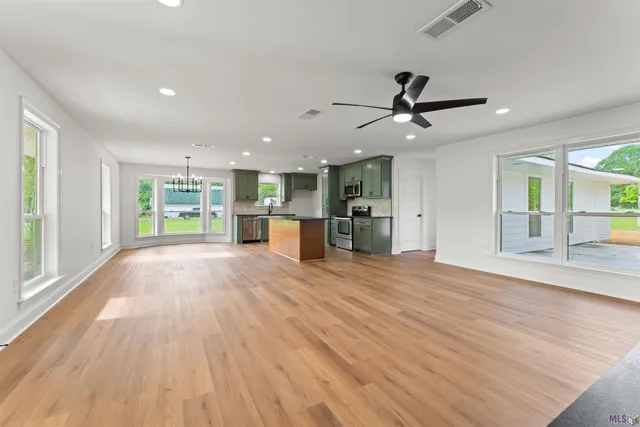 $316,500 | 23045 Elberta Lane, Zachary, LA 70791