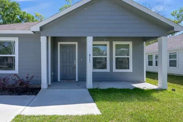 $1,650 | 811 Jefferson Avenue, Cleveland, TX 77327