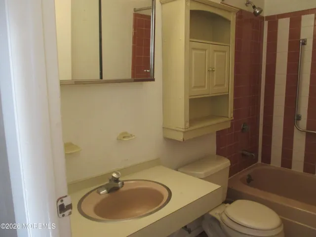 $1,600 | 365 D Chesterfield Court, Lakewood, NJ 08701