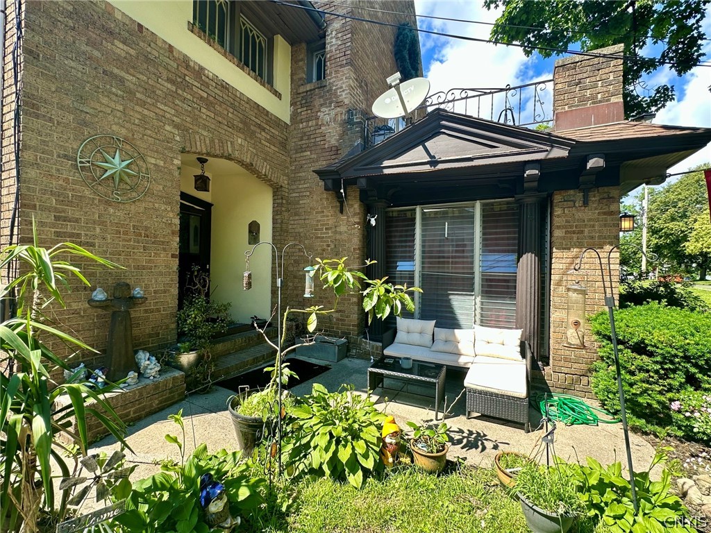 707 Danforth Street Syracuse, NY 13208 - Photo 3 of 9