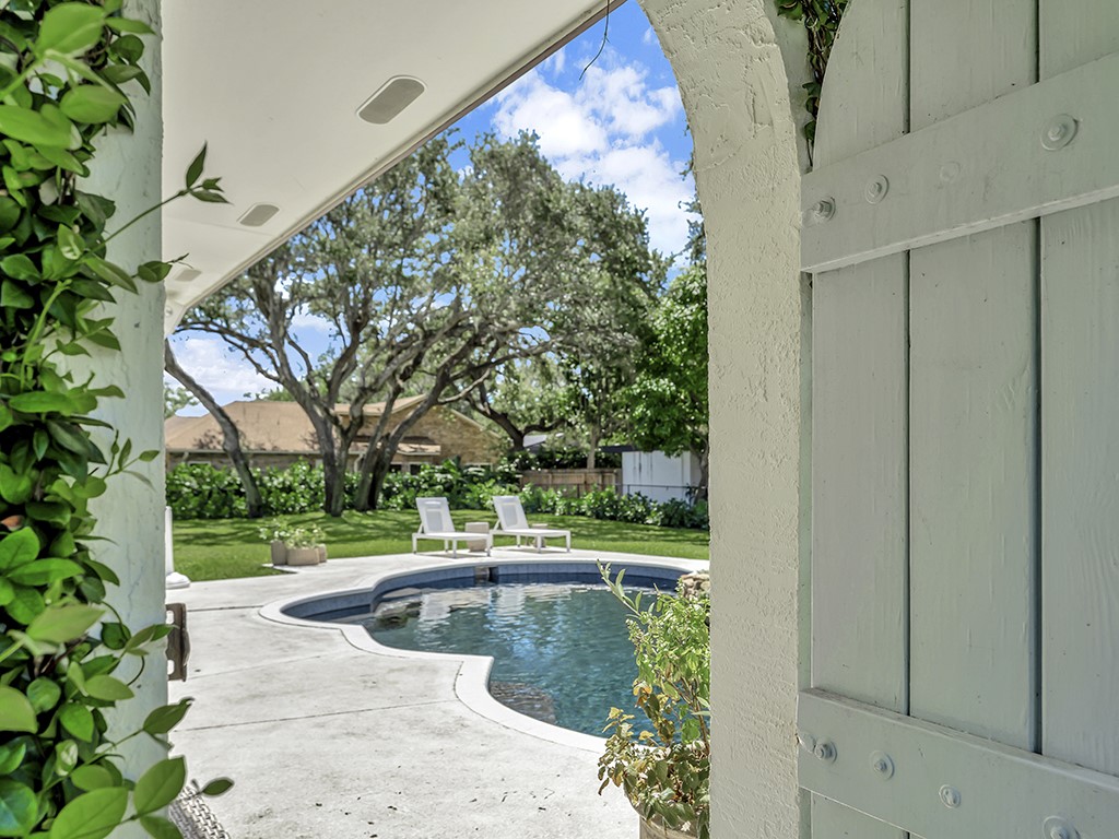 246 Live Oak Road Vero Beach, FL 32963 - Photo 22 of 36