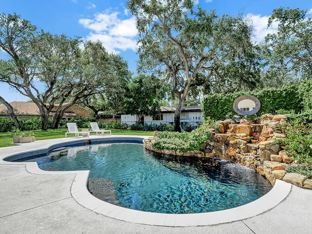 $17,000 | 246 Live Oak Road, Vero Beach, FL 32963