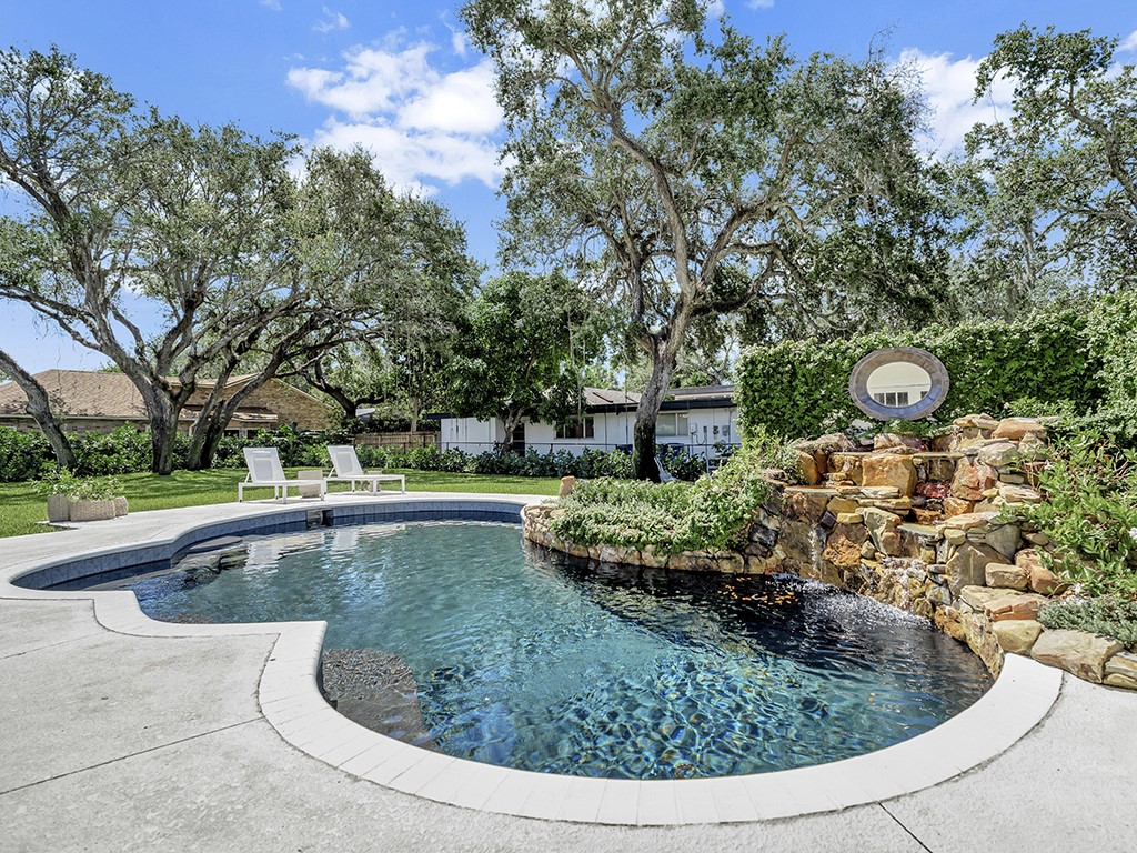 246 Live Oak Road Vero Beach, FL 32963 - Photo 23 of 36