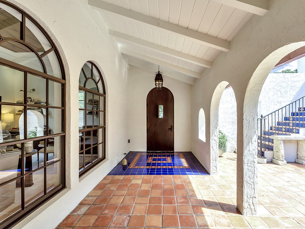 246 Live Oak Road Vero Beach, FL 32963 - Photo 3 of 36