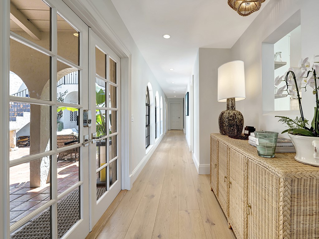 246 Live Oak Road Vero Beach, FL 32963 - Photo 4 of 36