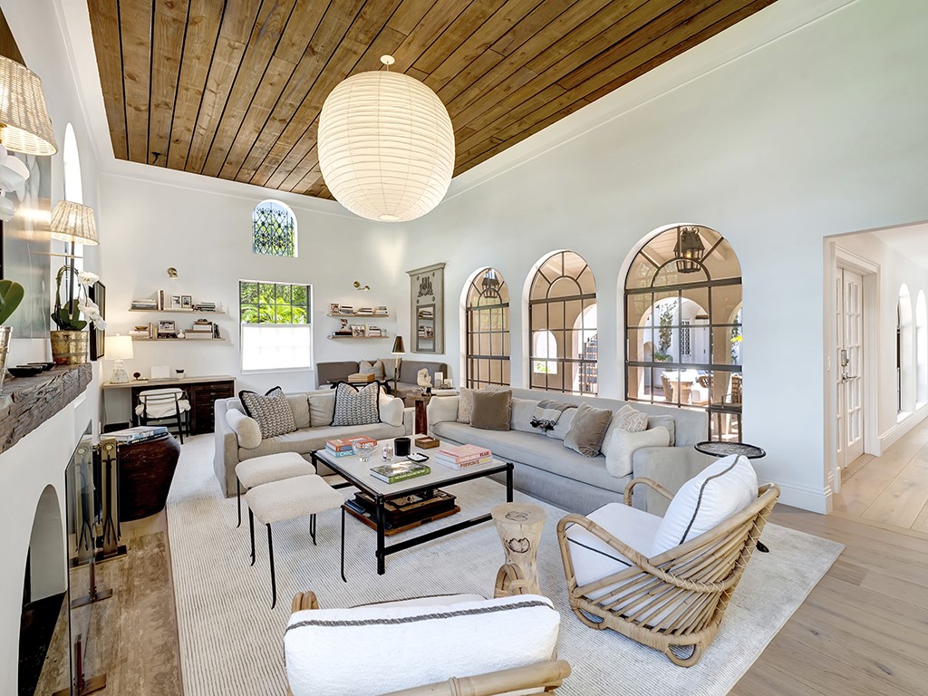 246 Live Oak Road Vero Beach, FL 32963 - Photo 6 of 36