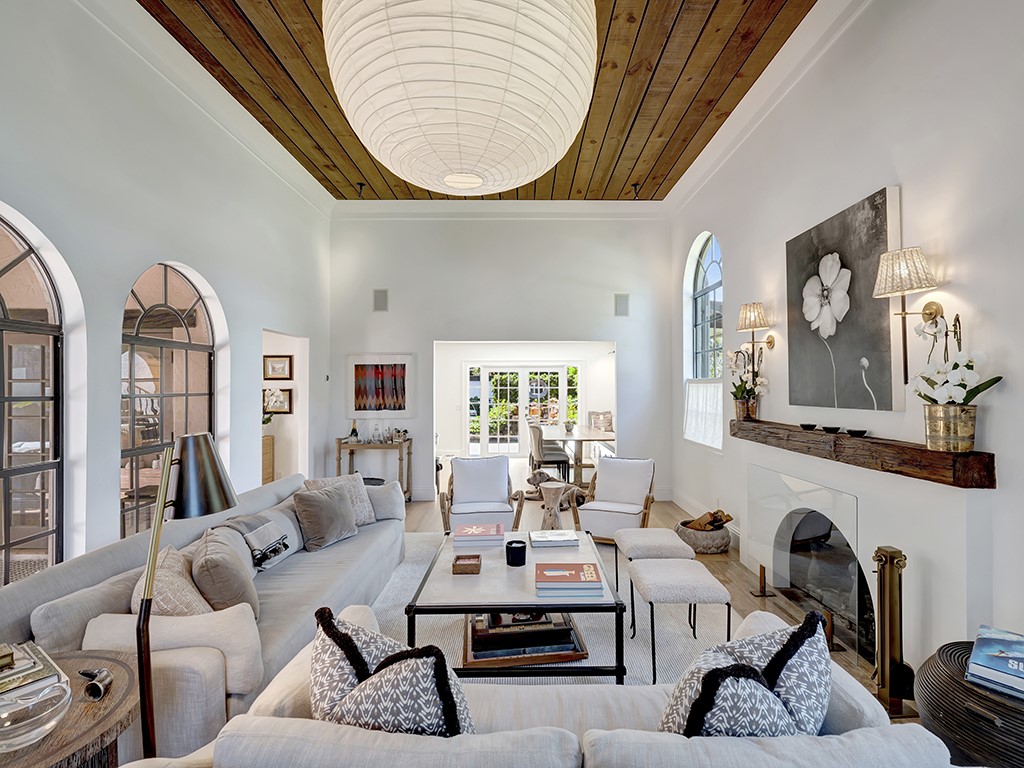 246 Live Oak Road Vero Beach, FL 32963 - Photo 7 of 36