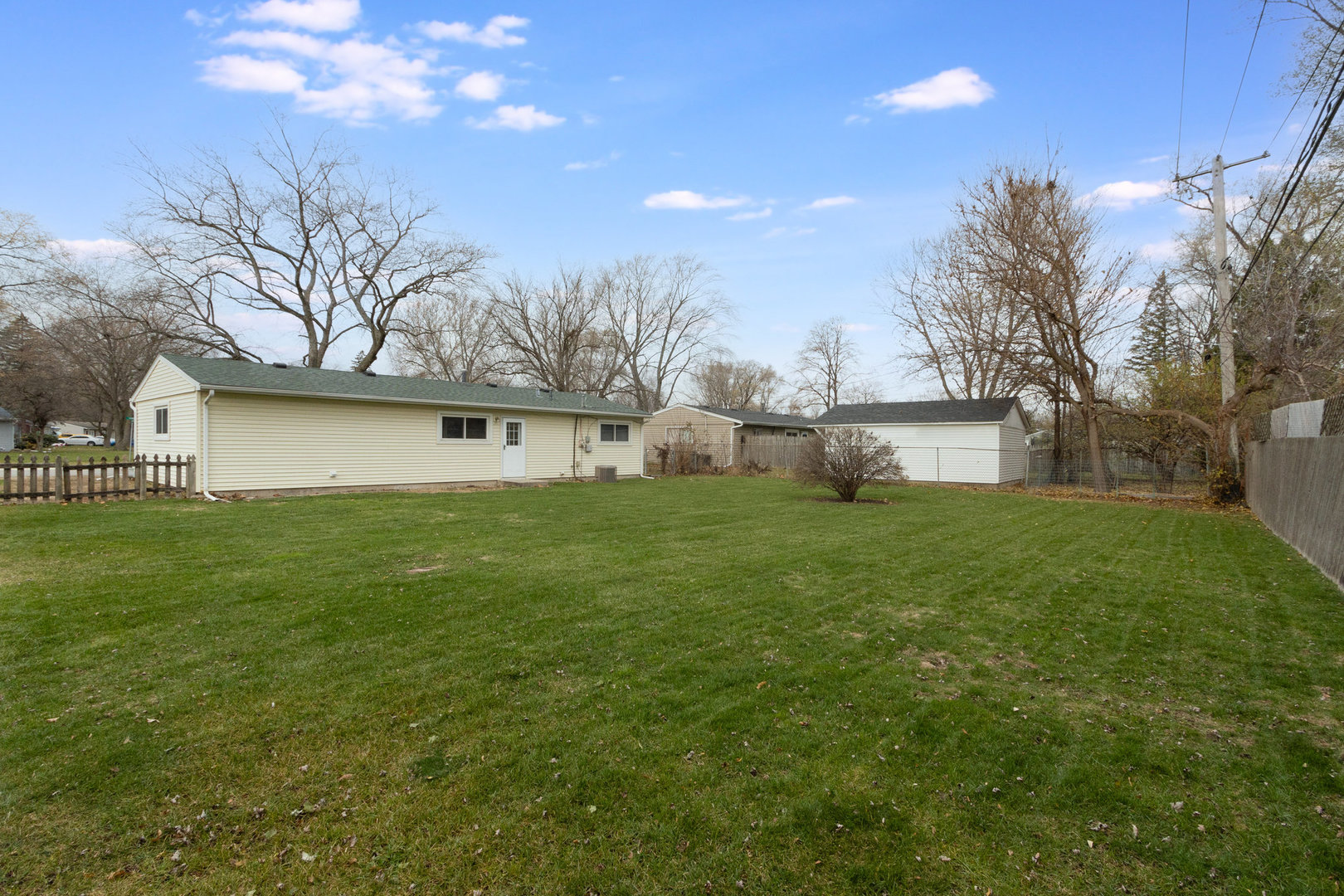 61 Sierra Road Montgomery, IL 60538 - Photo 14 of 15 a front view of house with garden