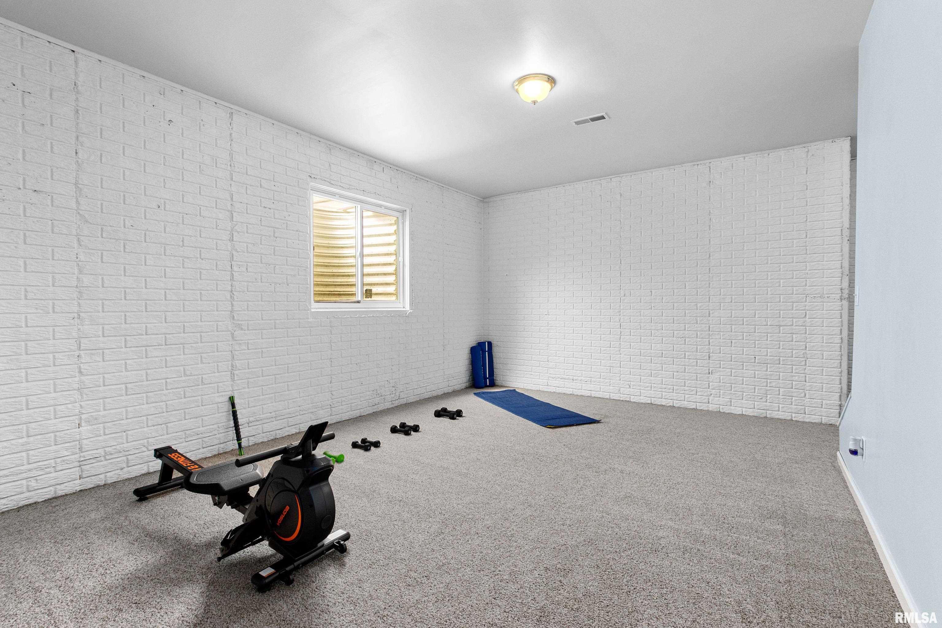 2026 West Geneva Road Peoria, IL 61615 - Photo 40 of 50 Gallery Image 40