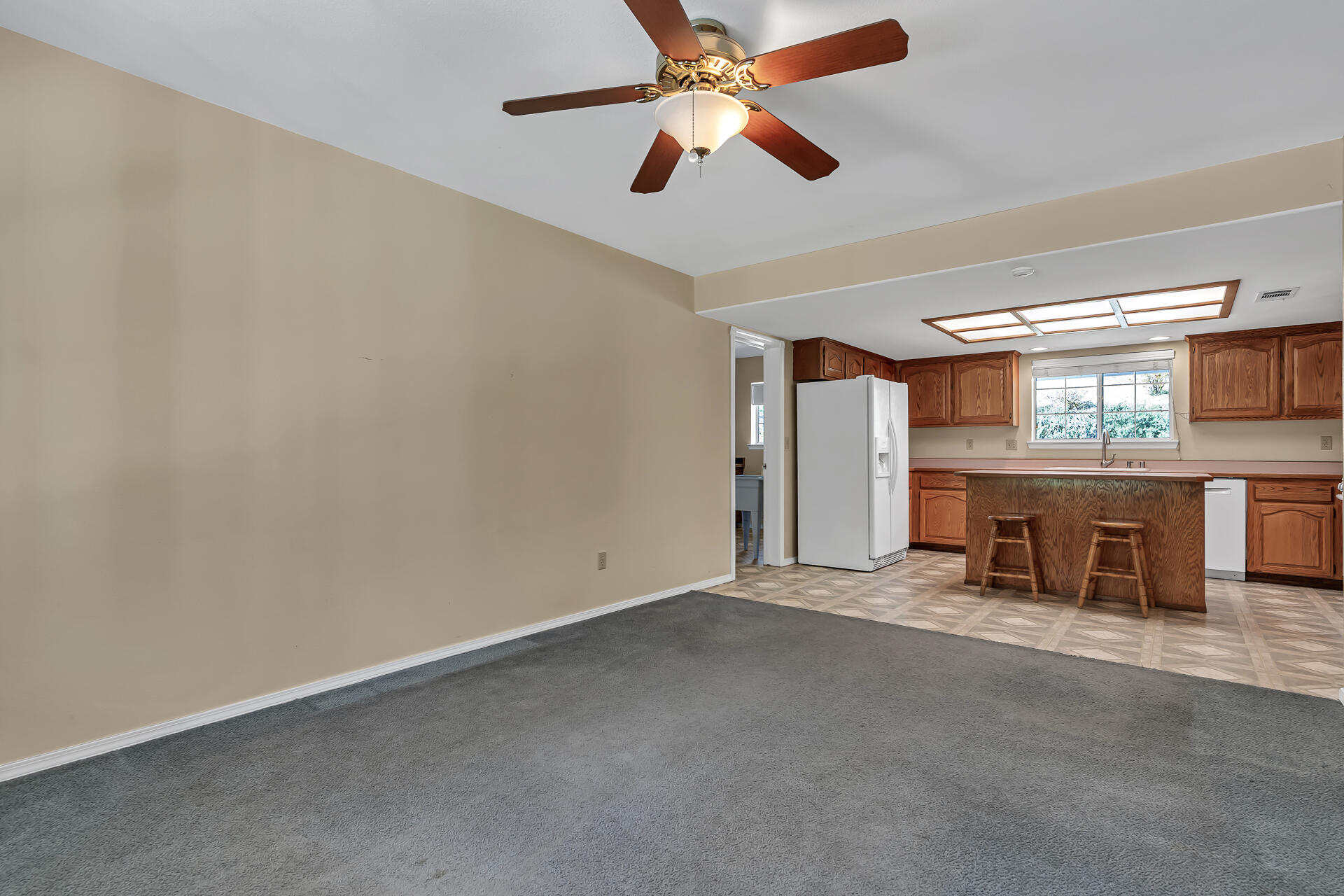 2350 Puma Trail Redding, CA 96001 - Photo 19 of 42 Family Room