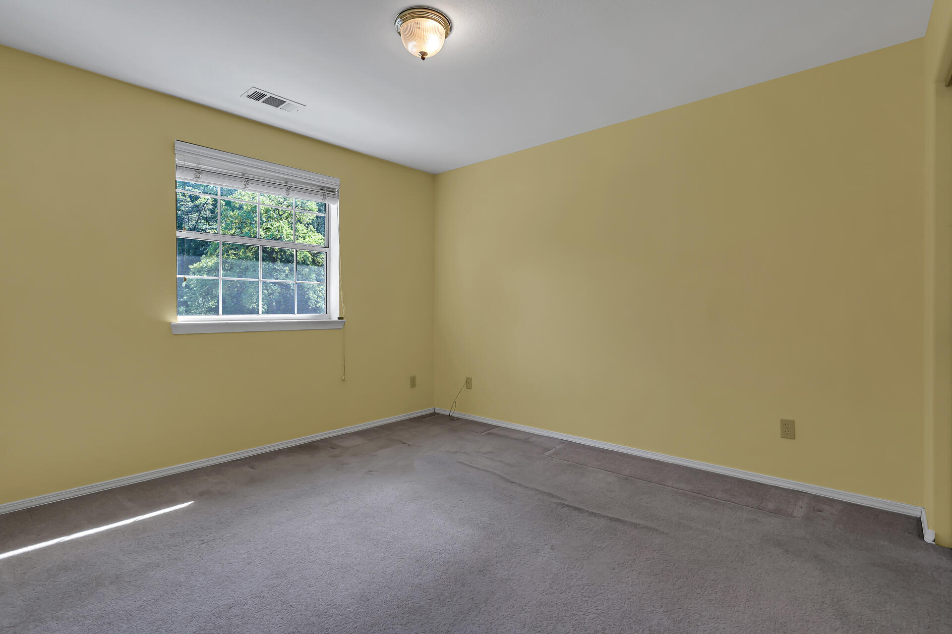 2350 Puma Trail Redding, CA 96001 - Photo 30 of 42 Bedroom 2