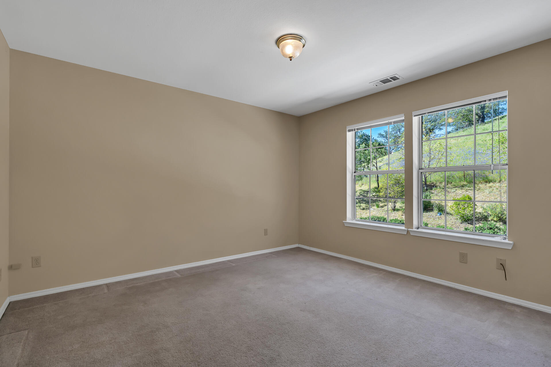 2350 Puma Trail Redding, CA 96001 - Photo 34 of 42 Bedroom 4