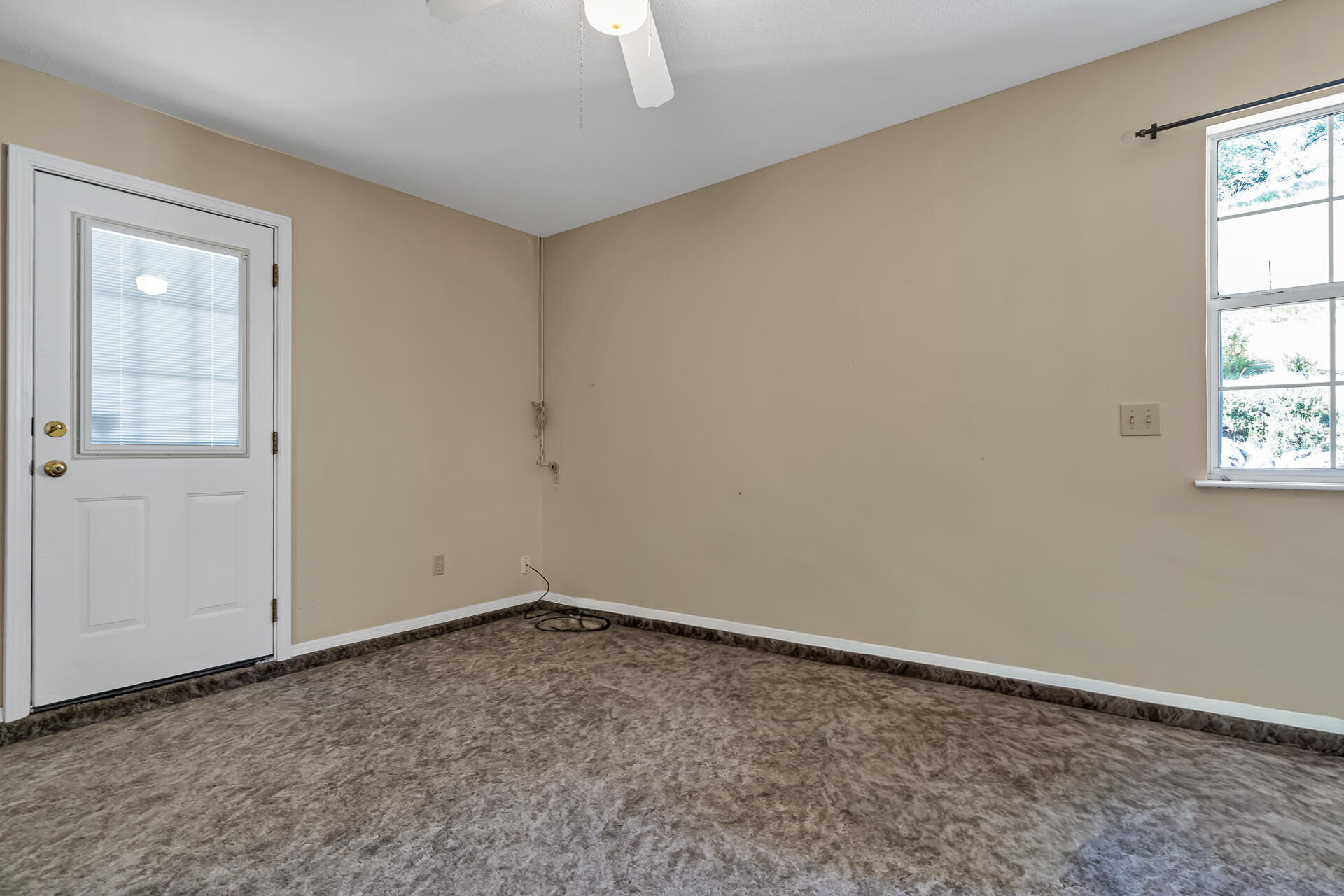 2350 Puma Trail Redding, CA 96001 - Photo 36 of 42 Garage Office