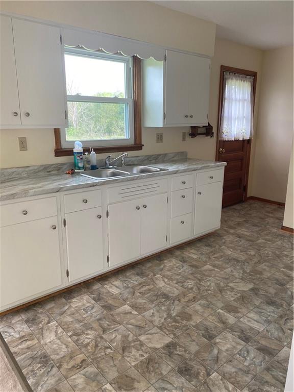 8272 Lamor Road Mercer, PA 16137 - Photo 2 of 10