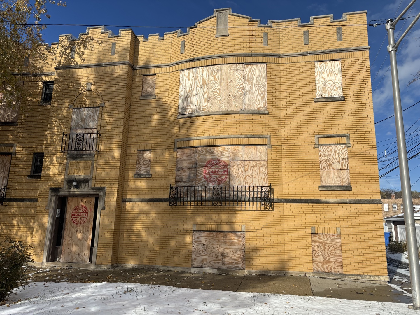 8157 South Chappel Avenue Chicago, IL 60617 - Photo 4 of 4 a view of a blue door of the house