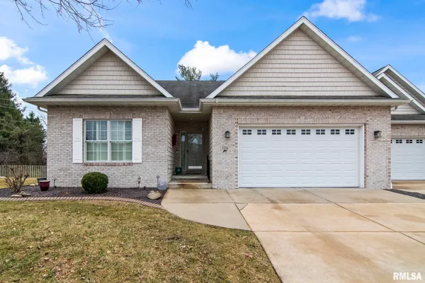 $425,000 | 2216 Charlack Avenue, Springfield, IL 62704