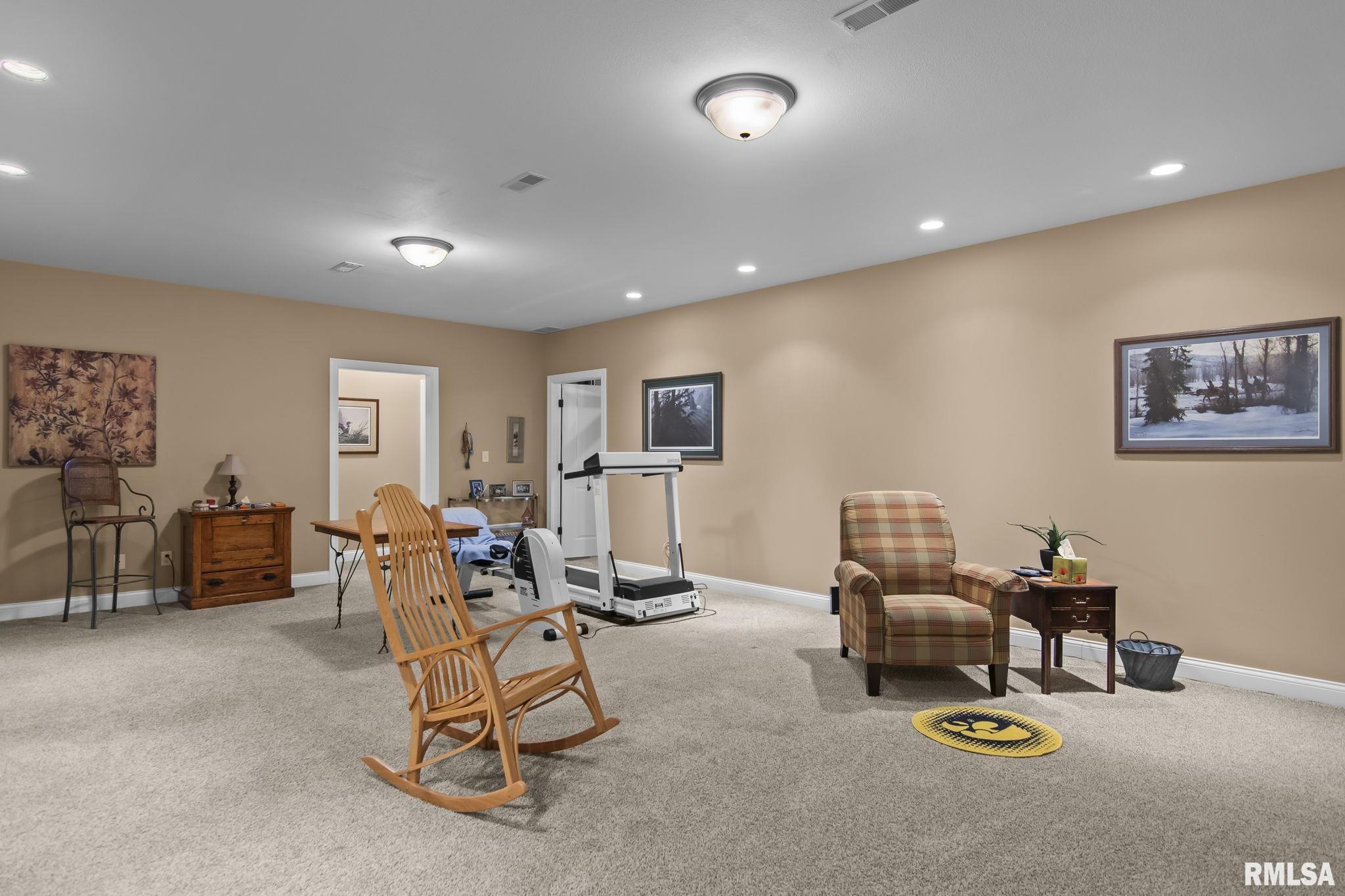 2216 Charlack Avenue Springfield, IL 62704 - Photo 37 of 50