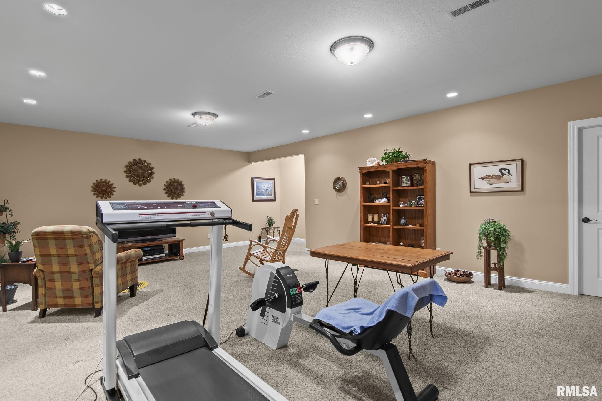 2216 Charlack Avenue Springfield, IL 62704 - Photo 39 of 50