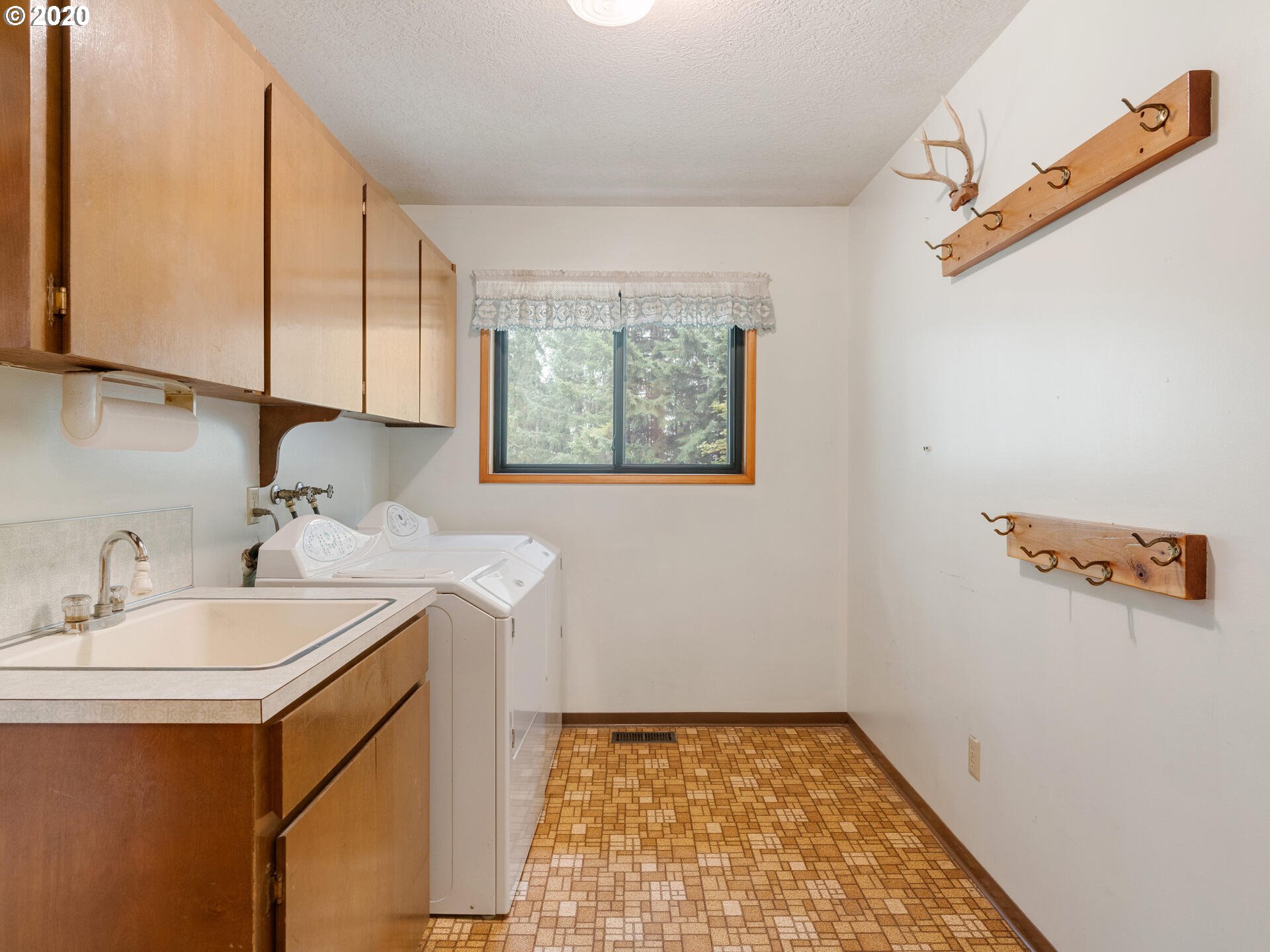 4830 Northwest Susbauer Road Cornelius, OR 97113 - Photo 13 of 32 Gallery Image 13