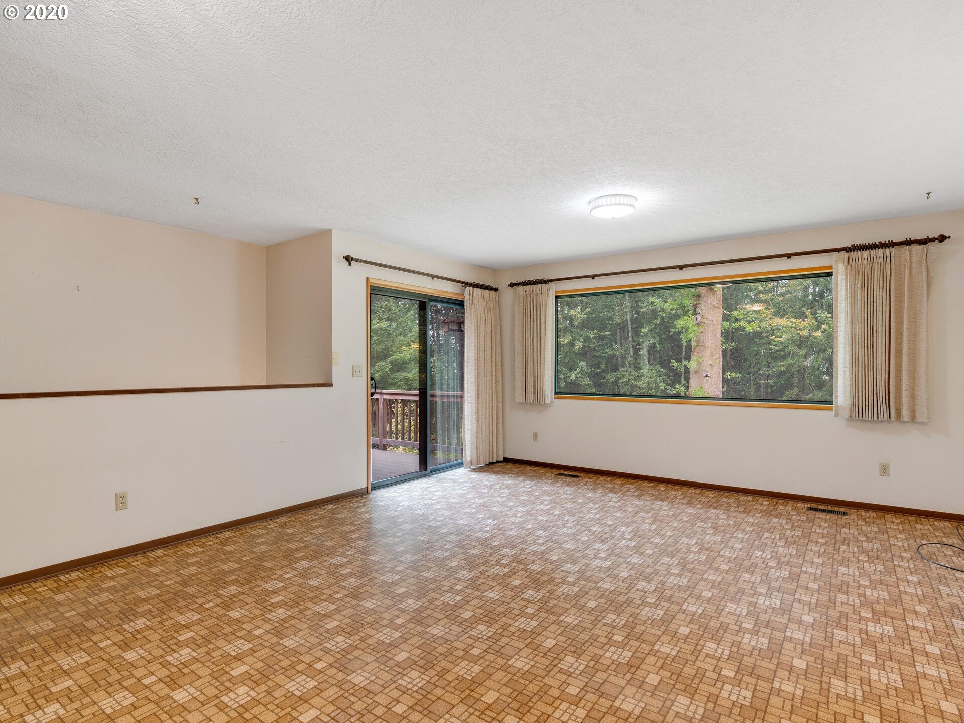 4830 Northwest Susbauer Road Cornelius, OR 97113 - Photo 7 of 32 Gallery Image 7