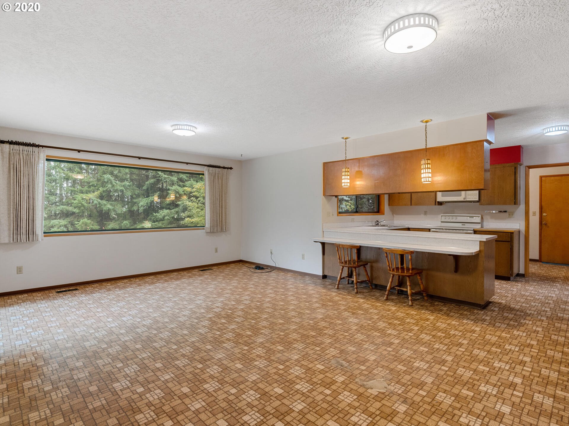 4830 Northwest Susbauer Road Cornelius, OR 97113 - Photo 8 of 32 Gallery Image 8
