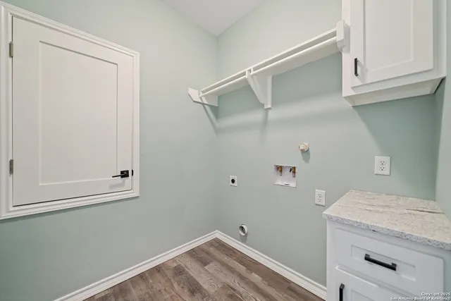 $350,000 | 402 Oak Drive, Beeville, TX 78102