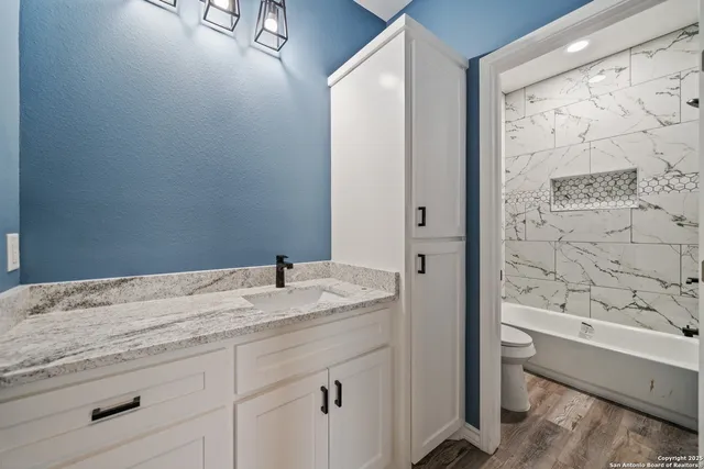 $350,000 | 402 Oak Drive, Beeville, TX 78102