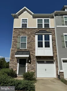 $550,000 | 10798 Hinton Way, Manassas, VA 20112
