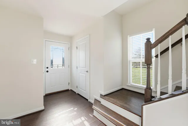 $550,000 | 10798 Hinton Way, Manassas, VA 20112