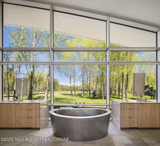 $60,000,000 | 1120 Thunder Road, Wilson, WY 83014