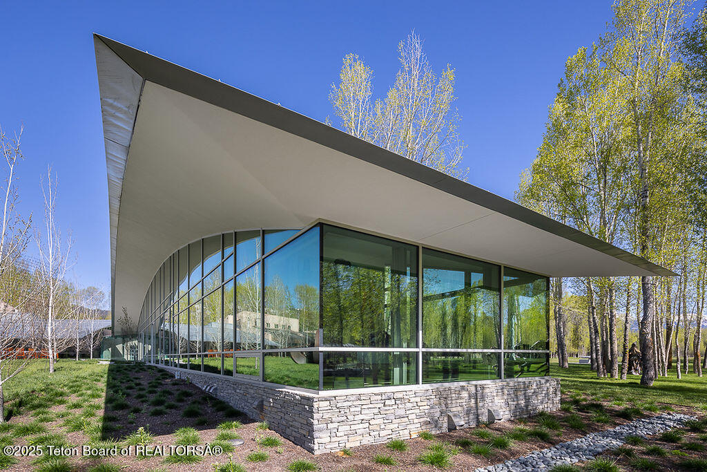 1120 Thunder Road Wilson, WY 83014 - Photo 20 of 38 Primary Bedroom Exterior