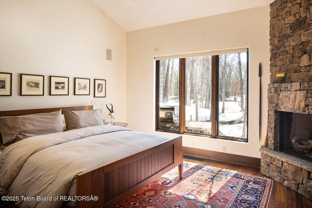 1120 Thunder Road Wilson, WY 83014 - Photo 29 of 38 Guest Suite 3