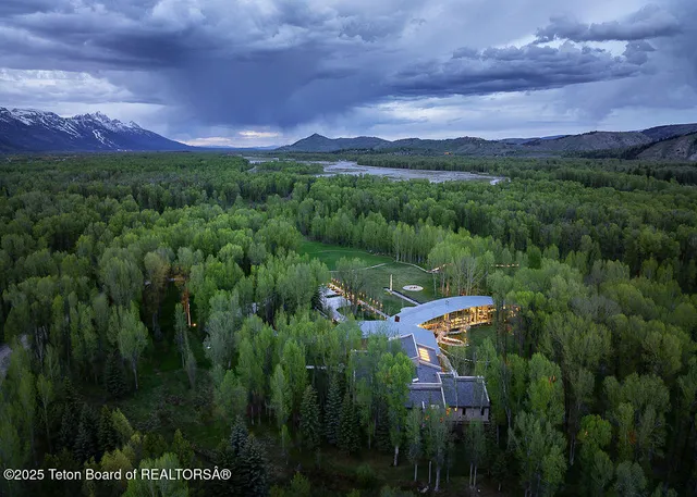 $60,000,000 | 1120 Thunder Road, Wilson, WY 83014