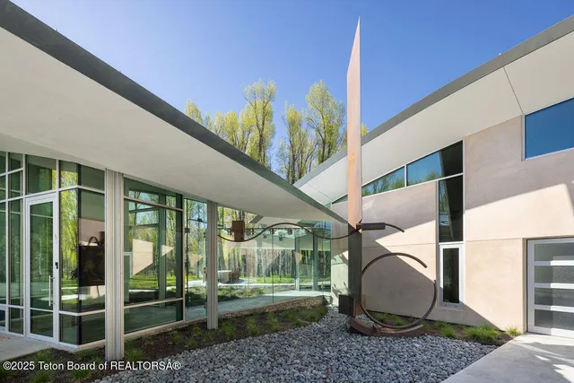 $60,000,000 | 1120 Thunder Road, Wilson, WY 83014