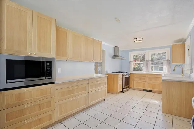 $575,000 | 2400 South Park Avenue, Sanford, FL 32771