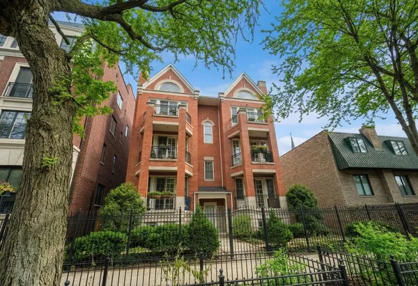 $7,250 | 1727 North Mohawk Street, Unit 3N, Chicago, IL 60614