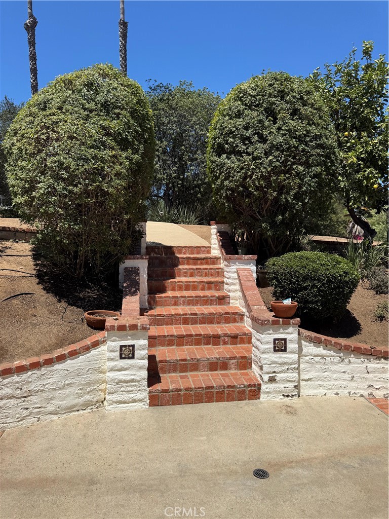 1338 Joy Fallbrook, CA 92028 - Photo 2 of 28 Gallery Image 2
