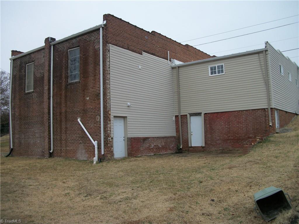 401 Morgan Road Eden, NC 27288 - Photo 2 of 10