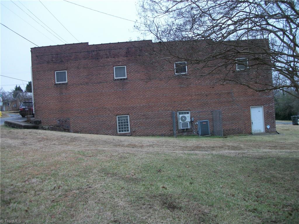 401 Morgan Road Eden, NC 27288 - Photo 3 of 10