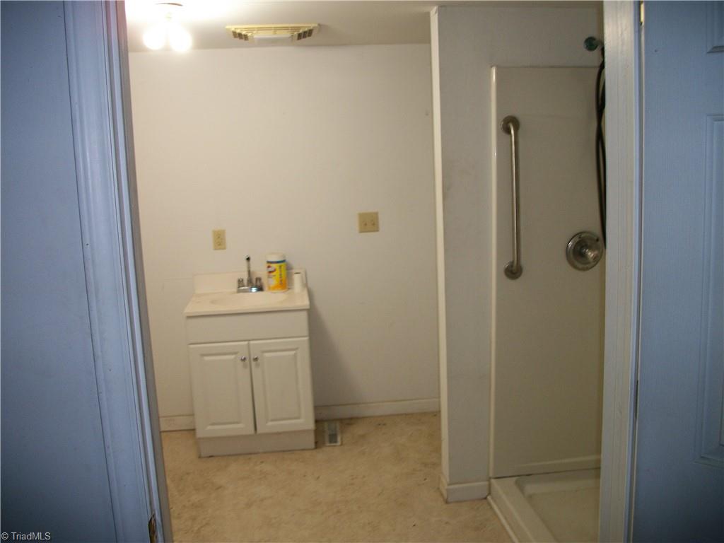 401 Morgan Road Eden, NC 27288 - Photo 8 of 10