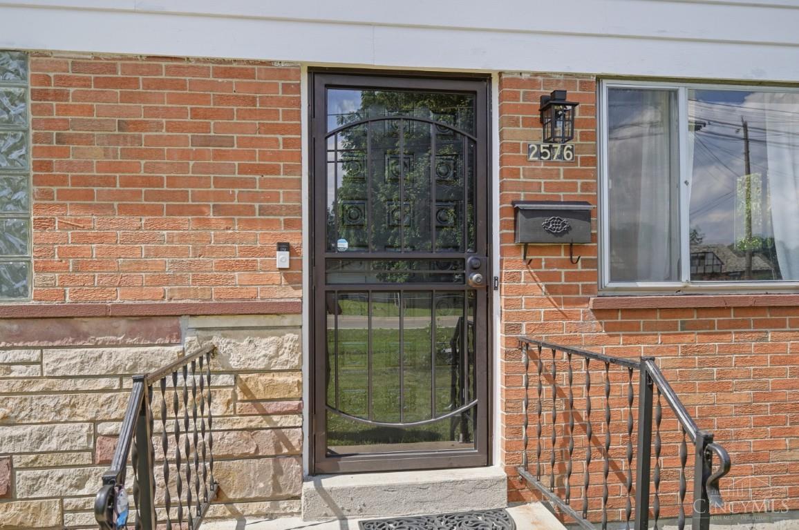 2576 Banning Road Cincinnati, OH 45239 - Photo 6 of 71