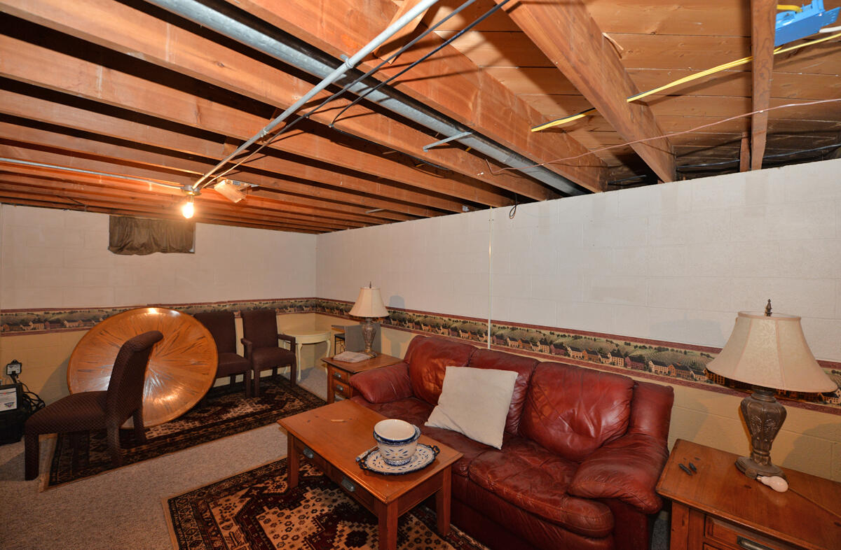 1036 Orchard Street Racine, WI 53405 - Photo 20 of 32 120